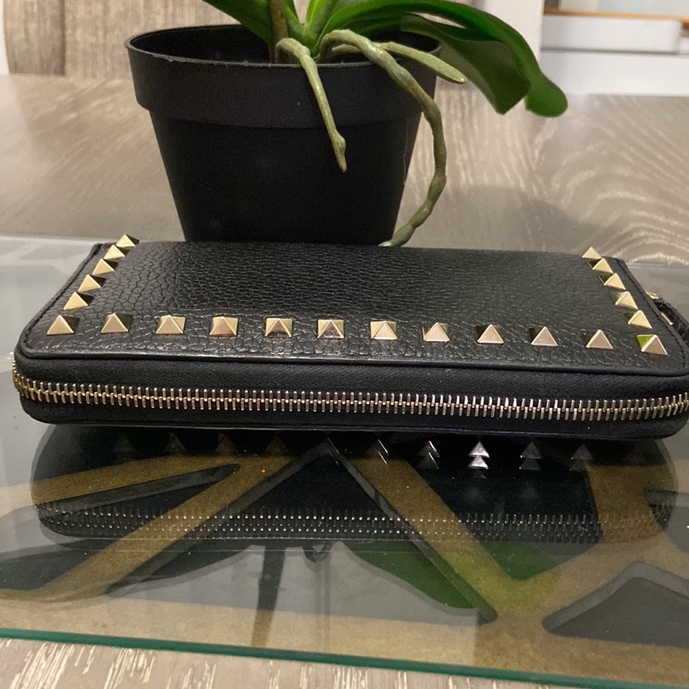 Valentino Garavani Rockstud Continental Wallet - Picture 2 of 6